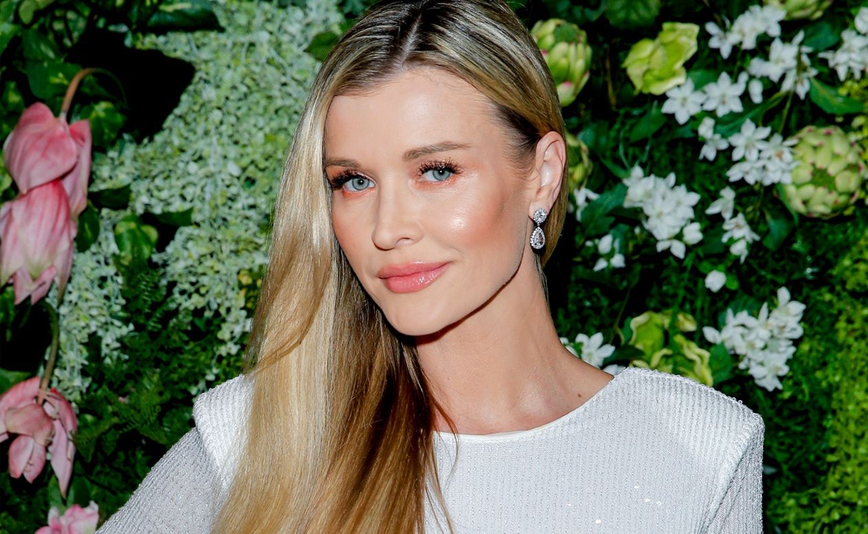 Przebój na wiosnę. Krupa nosi najmodniejszą sukienkę