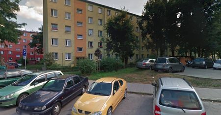 Kraków. Chce sprzedać mieszkanie. Razem z trzema lokatorami
