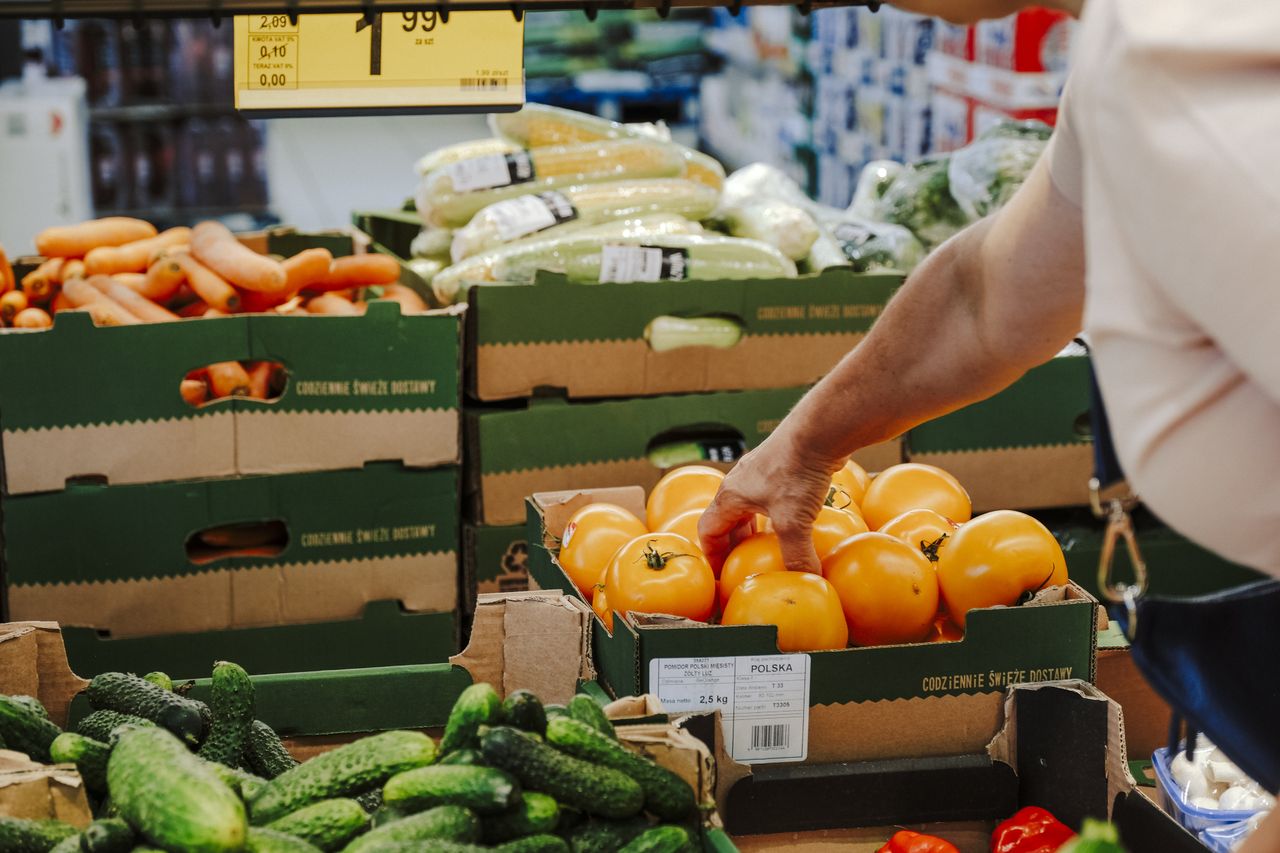 Nowe zasady sprzedaży warzyw i owoców. Grożą kary finansowe