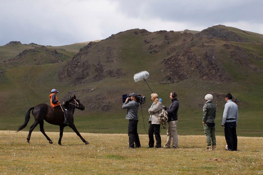 Plan zdjęciowy na stepach Kirgistanu. © Paweł Łączny