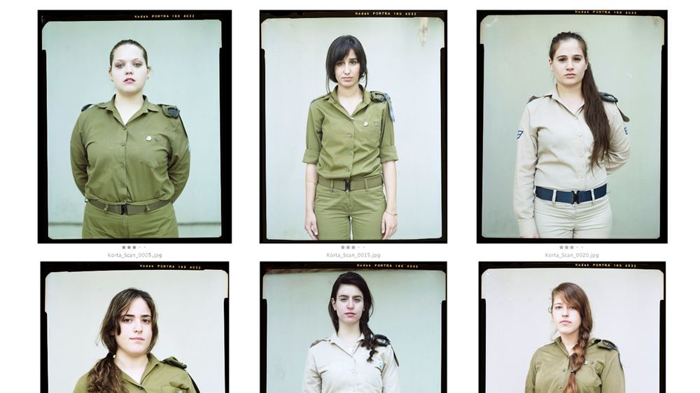 Młode żołnierki z izraelskiej armii. Portrety Michała Korty 1