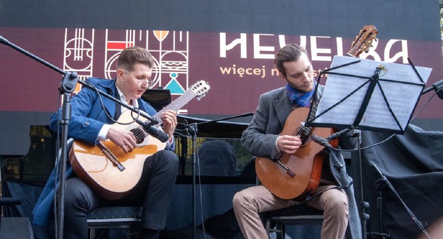 Hevelka Festiwal Alkoholi za darmo dla dzieci. Rada Reklamy zgadza się z częścią skargi