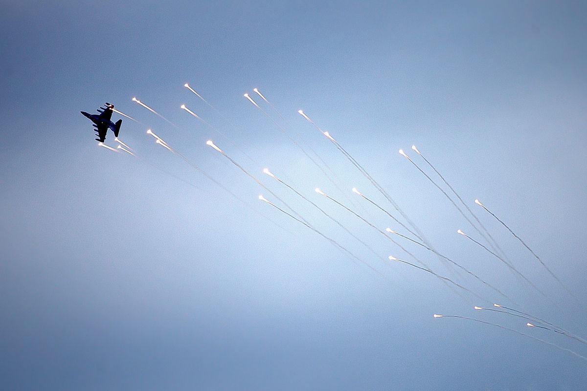 Над Україною летять ракети (Photo by Aleksandr Gusev/SOPA Images/LightRocket via Getty Images)