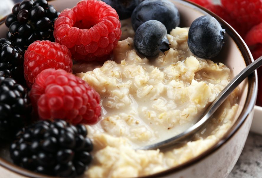 Dzień zaczynam od zdrowego śniadania. To miska pełna białka i błonnika