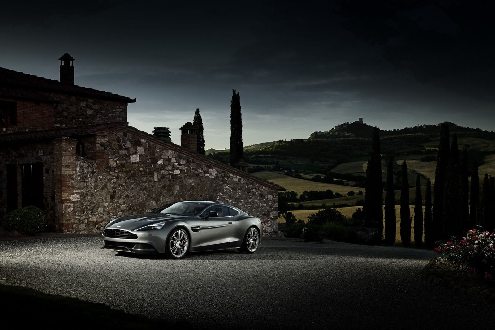 2013 Aston Martin Vanquish - uczta dla oczu [galeria] 8