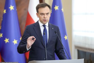 Wprowadzą "podatek wojenny"? Minister finansów reaguje na słowa Petru