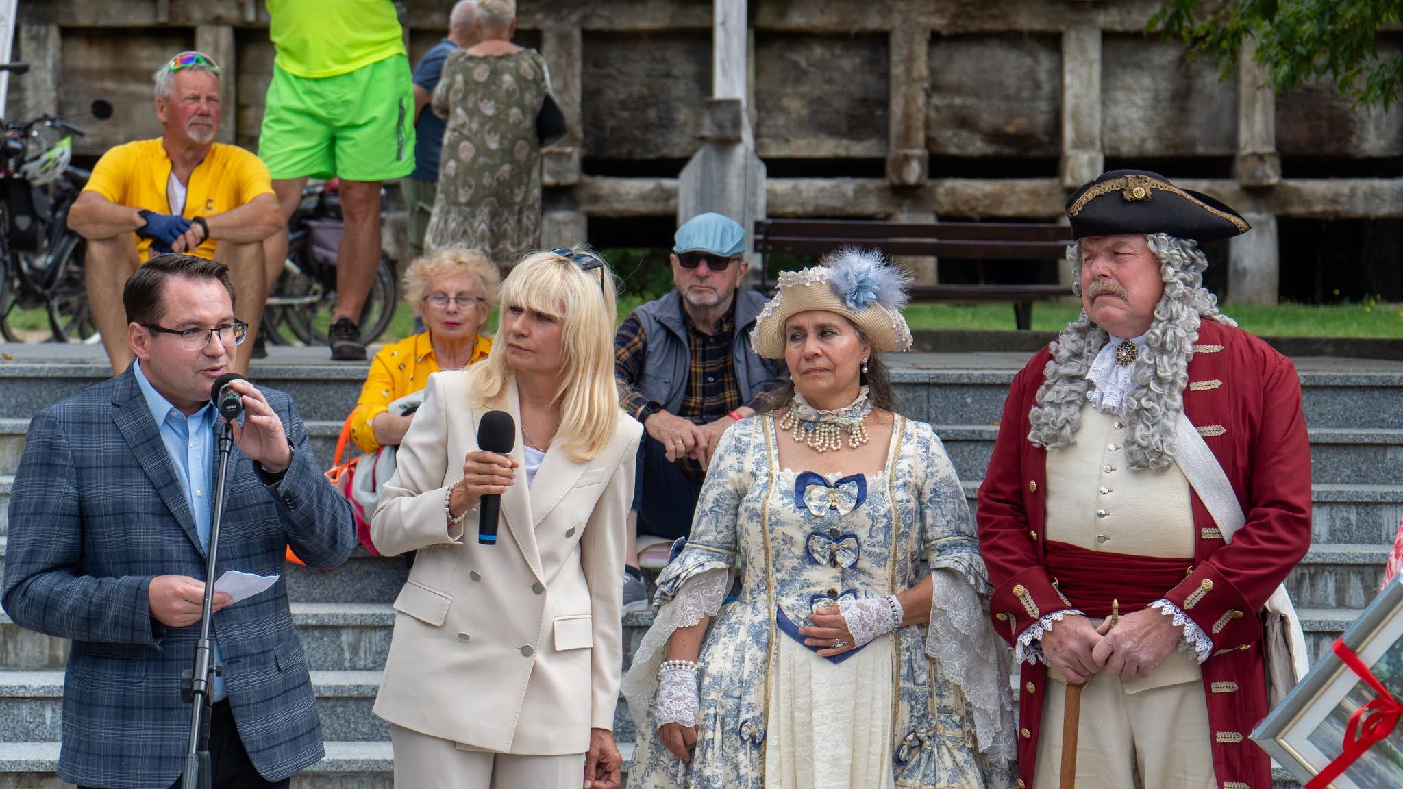 Odsłonięcie tablicy pamiątkowej w Ciechocinku