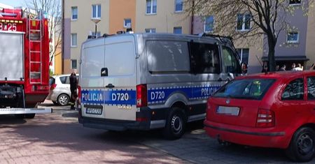 Nie mógł wejść do mieszkania, więc postanowił podpalić drzwi. 46-latek z Lublina odpowie za znęcanie i sprowadzenie zagrożenia
