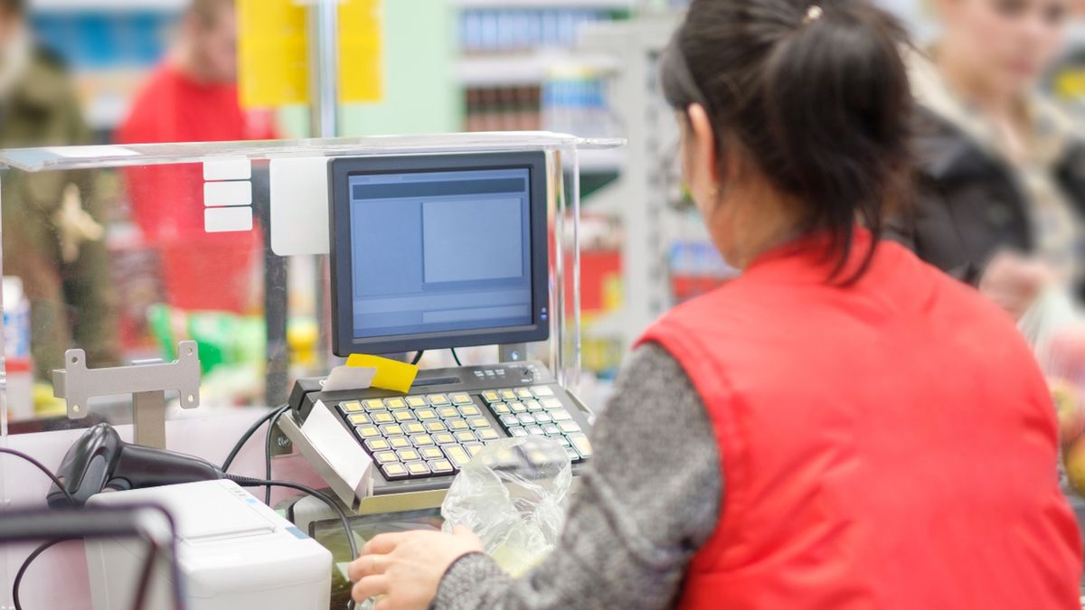 Sprzedaż lodów ratuje małe sklepy w Polsce