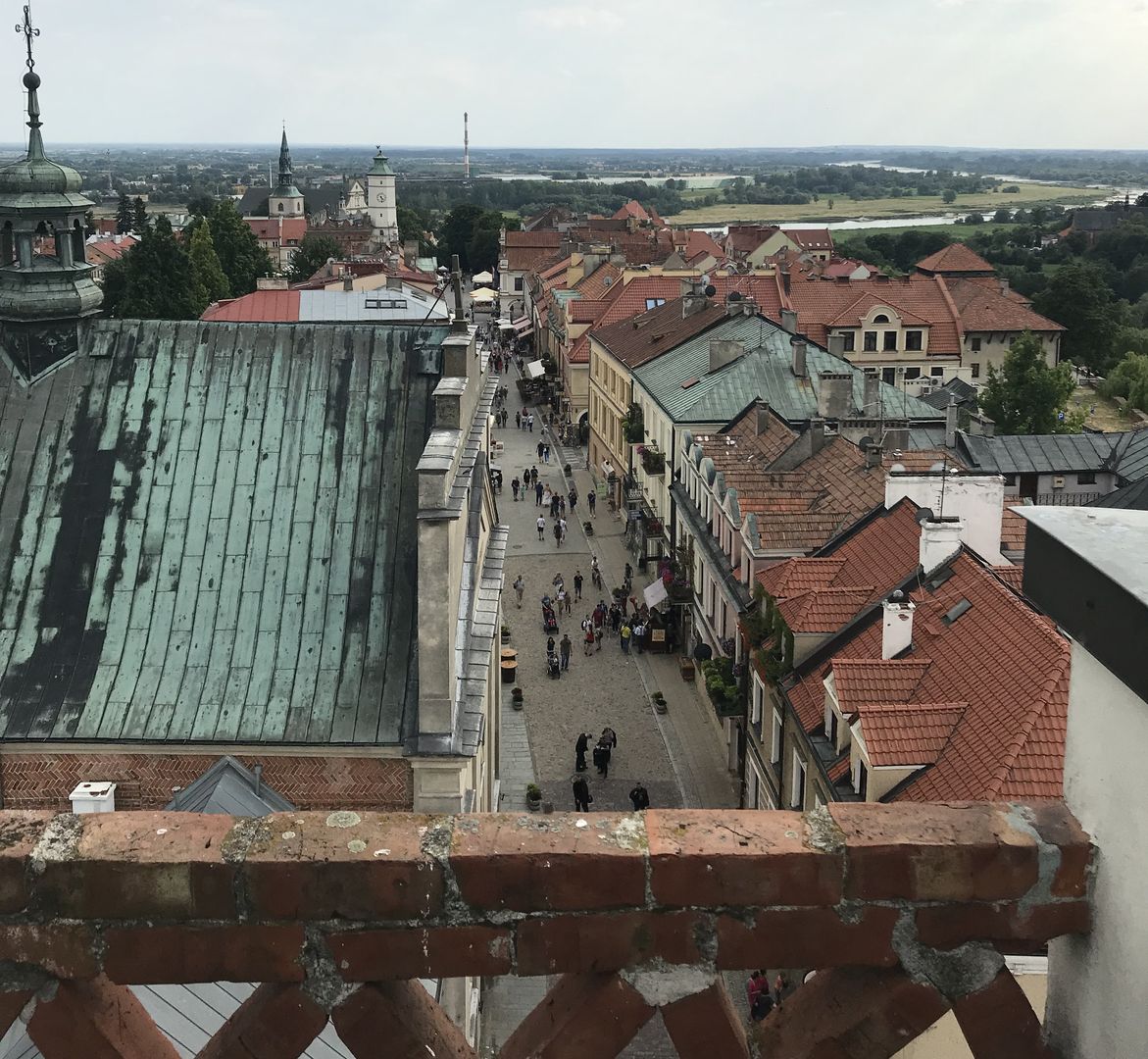 Widok na starówkę z wieży z tarasem widokowym 