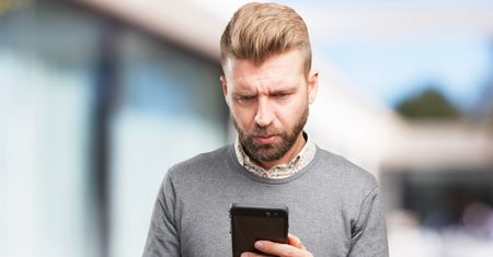 ZUS ostrzega przed fałszywymi wiadomościami. Podejrzany SMS zgłoś pod numer 8080