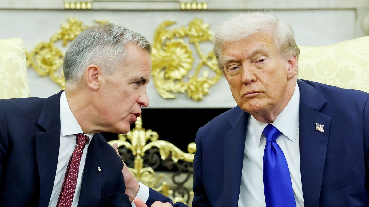 WASHINGTON, DC - OCTOBER 07: U.S. President Donald Trump (R) and Canadian Prime Minister Mark Carney speak to reporters in the Oval Office of the White House on October 07, 2025 in Washington, DC. Carney and Trump will meet in the Oval Office and later have a bilateral lunch where they are expected to discuss a range of topics including U.S. tariffs. Carney visited the White House earlier in the year after he was elected prime minister.  (Photo by Anna Moneymaker/Getty Images)