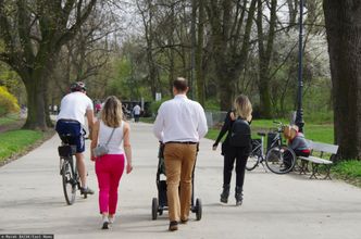 Ponad 230 tys. dzieci straciło zasiłki. Eksperci alarmują