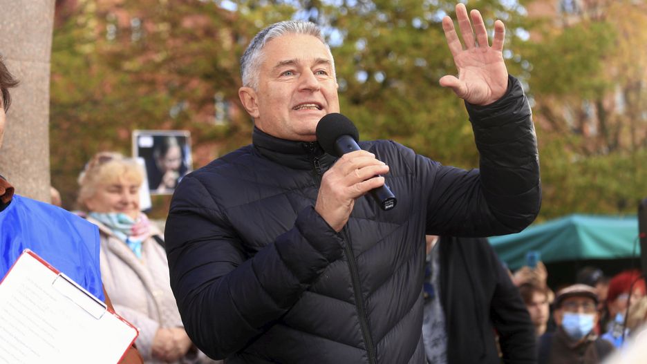 Frasyniuk wezwany do prokuratury. Jest oświadczenie 