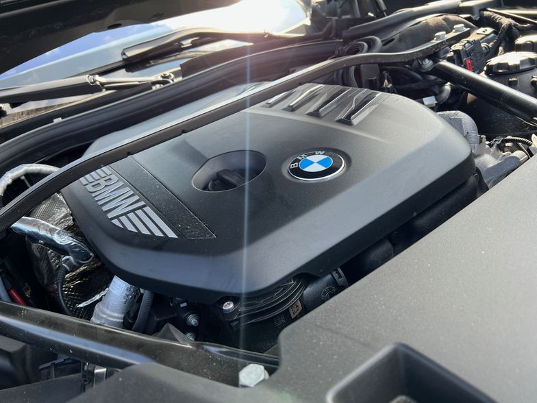 BMW zrezygnowało z silników V12. Pod maską dieslowskiej "siódemki" znajdziemy V6