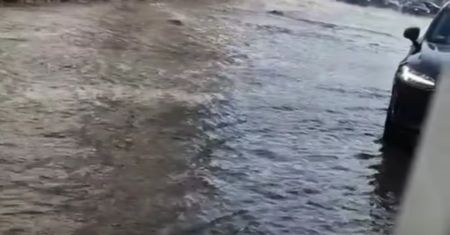 Droga niczym rwący potok. Niesie się nagranie z Wrocławia