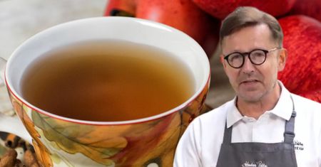 Andrzej Polan podzielił się przepisem na jabłkową herbatę. Rozgrzeje cię w jesienny wieczór