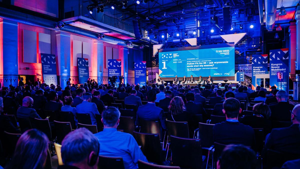 Pakiet Fit for 55 proponuje m.in. zakaz sprzedaży aut spalinowych w UE