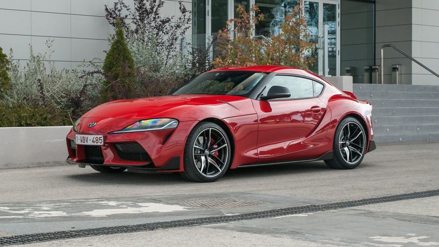 Supra wygląda lepiej na żywo niż na zdjęciach. Nadal jednak trudno przekonać się do jej stylistyki.