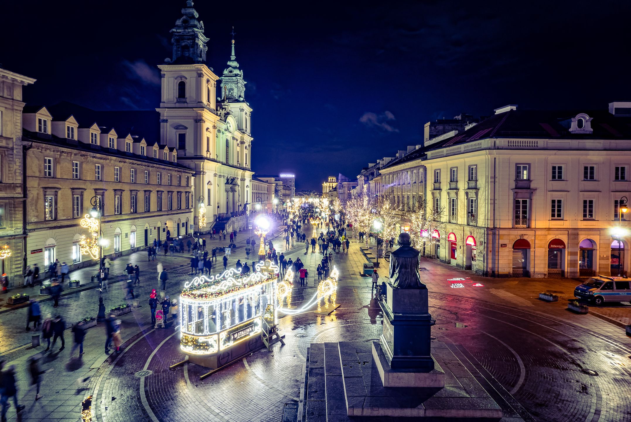 Okolice pomnika Mikołaja Kopernika to miejsca związane z wieloma lekturami szkolnymi