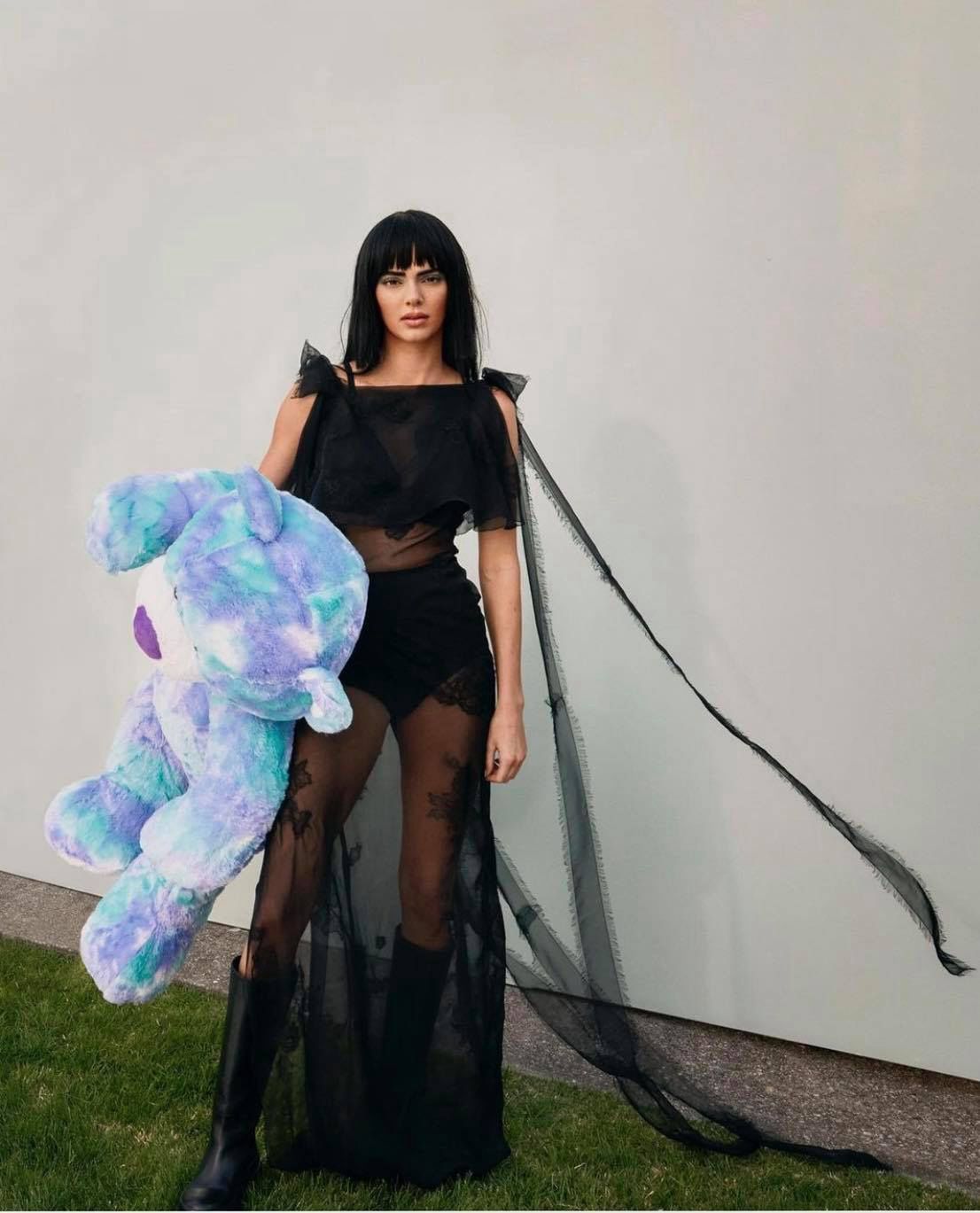 Kendall Jenner z grzywką pozuje w "Vogue'u"