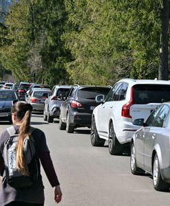 Płatne parkingi w weekendy? Kurorty górskie chcą dokręcić śrubę Polakom