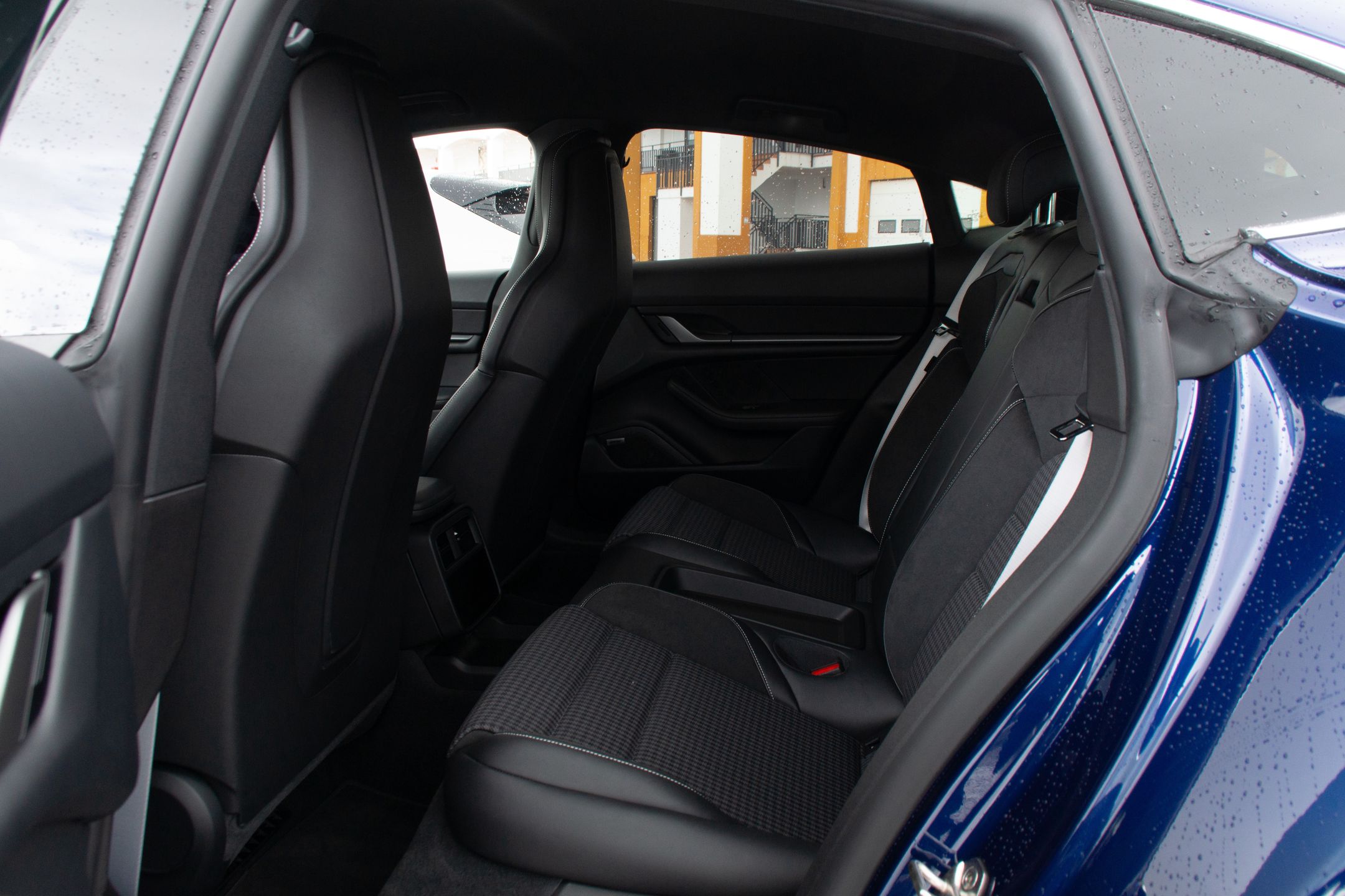 Porsche Taycan FL 2024