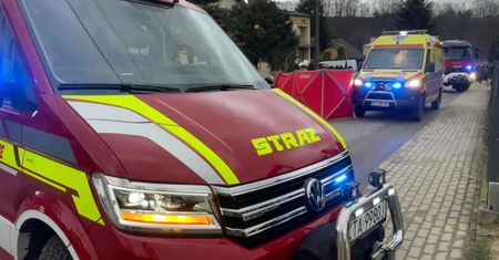Auto bez kierowcy zmiażdżyło ofiarę. Tragiczny wypadek w Ryglicach