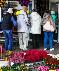 Wszystkich Świętych w dobie drożyzny. Tyle pieniędzy wydadzą Polacy