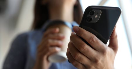 Dziwny problem z iPhone. W sieci pojawiły się niepokojące doniesienia