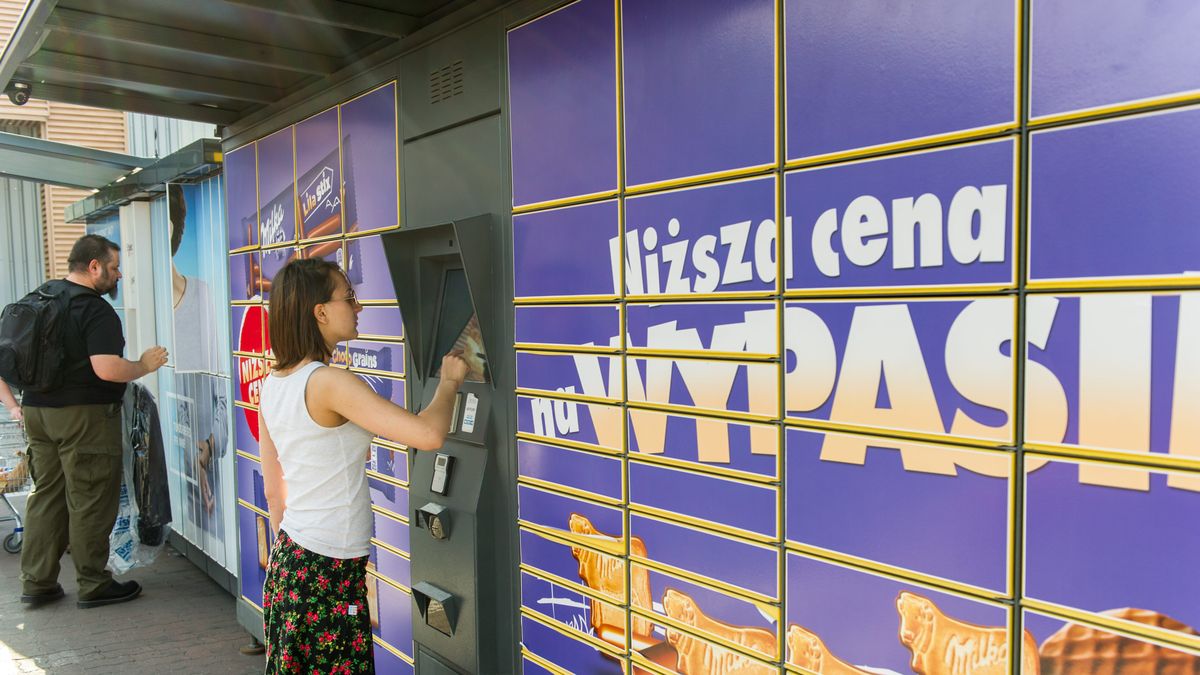 Paczkomat InPost
Warszawa, 03.06.2015. Paczkomat InPost na parkingu supermarketu Tesco w Warszawie.
(obm) PAP/Marcin Obara
Marcin Obara
In Post, InPost, paczkomat, paczkomaty, parking, poczta, pocztowe, przesy�ka, przesy�ki, us�ugi, Milka, reklama, odbi�r, paczek, paczka, przesy�ek, przesy�em