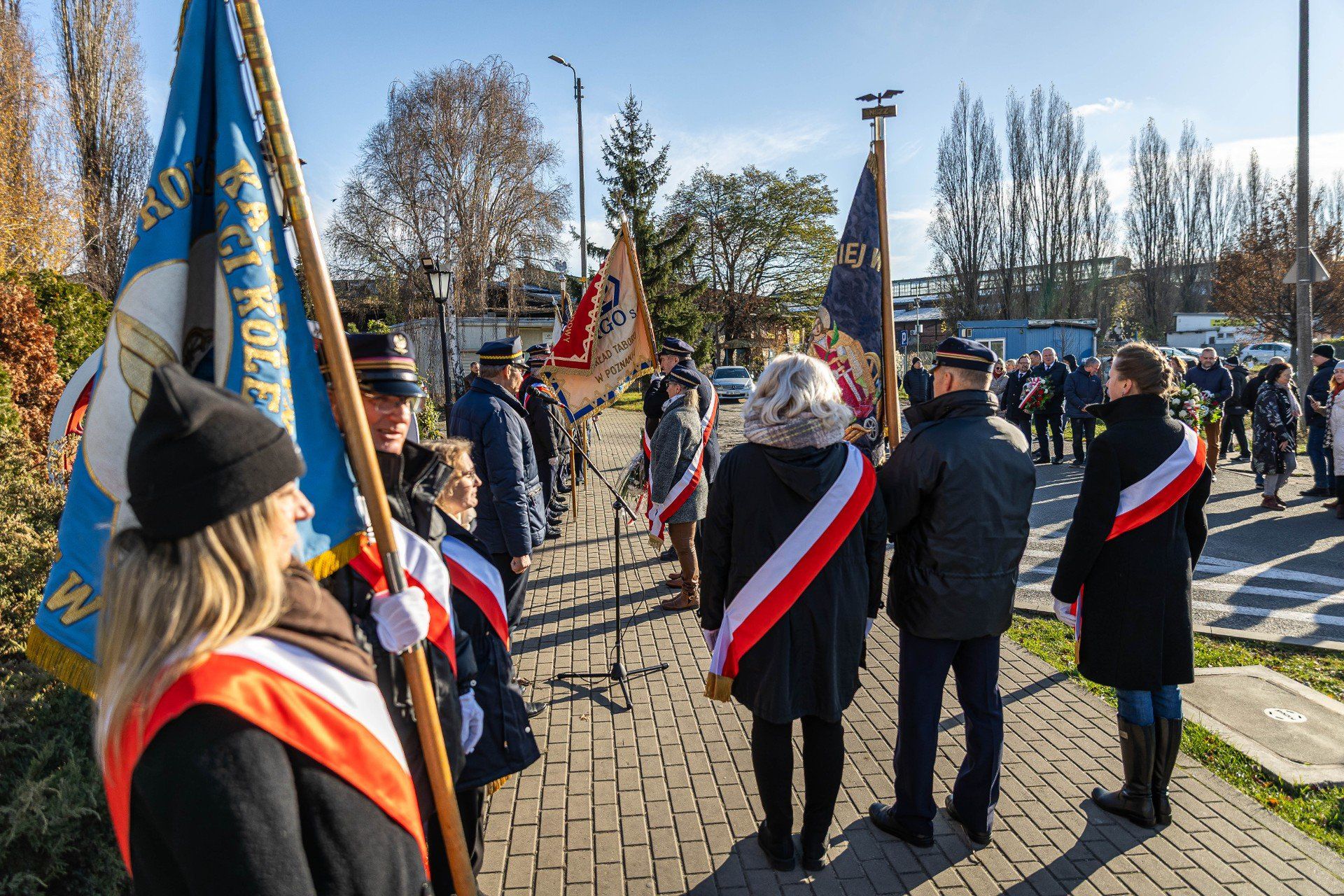 Obchody Święta Kolejarza 2025 przed siedzibą PKP Cargo w Poznaniu