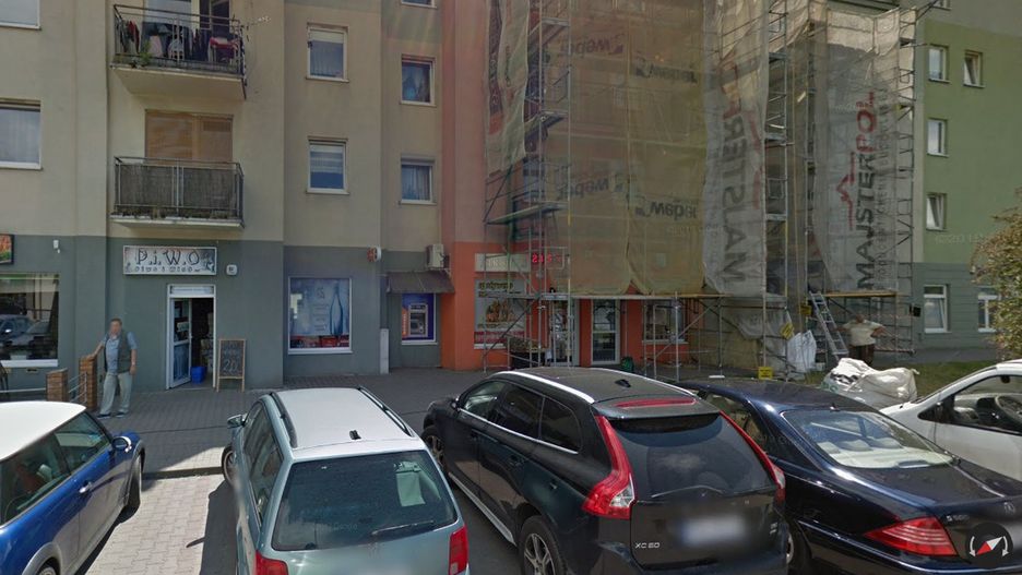 Koronawirus. Okolice sklepu w Oleśnicy, w którym pracowała zmarła kobieta