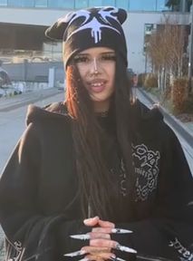 Kotolga reaguje na zaczepkę Fagaty. Wypuściła swój numer