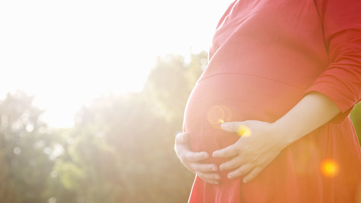 Kobieta urodzi własnego wnuka