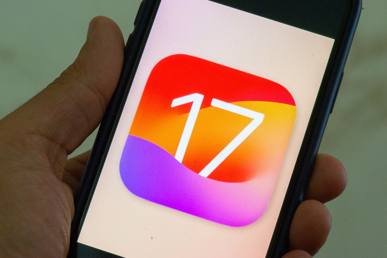 iOS 17