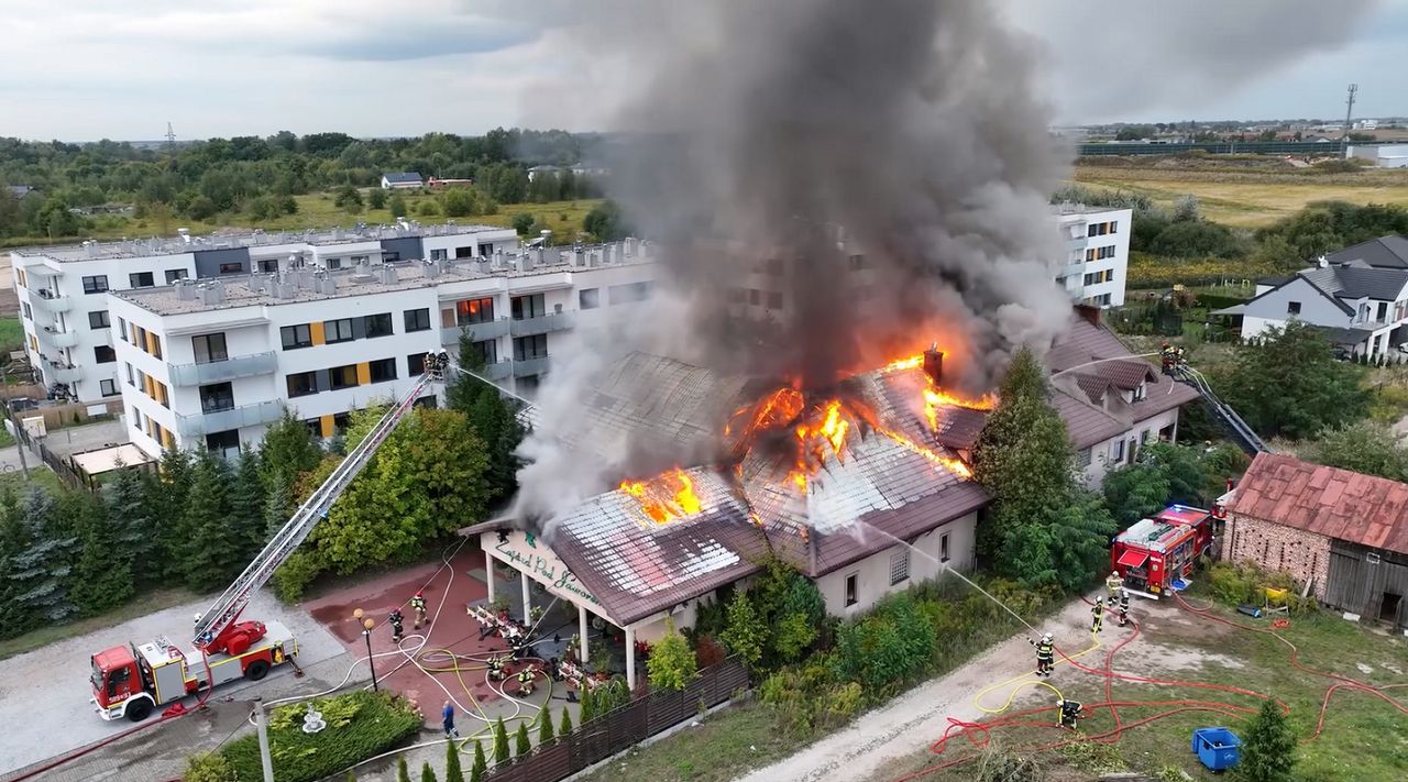 Płonie sala weselna. Ewakuacja w Pruszkowie