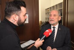 Macierewicz nie odpowiedział na pytanie. Poseł PiS zarzucił mediom "rosyjską narrację"