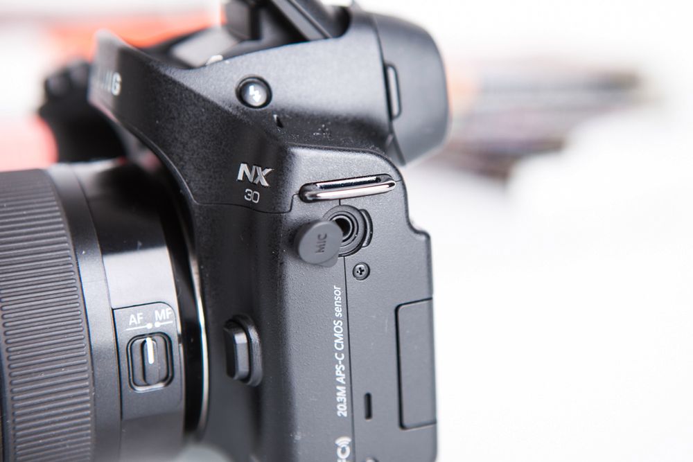 Samsung NX30 - solidny, wygodny, ale nie bez wad [test] 12