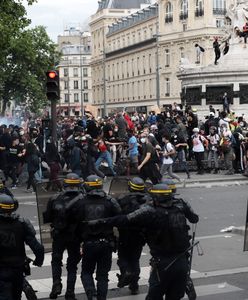 Zamieszki na tle rasowym w Londynie i Paryżu. Doszło do starć z policją