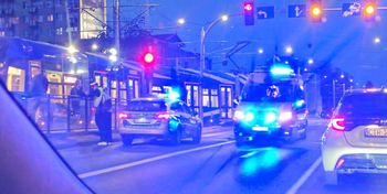 Toruń: Zamieszanie przy Reja i Broniewskiego. Na miejscu policja i karetka