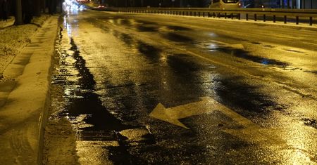 Piątek w Lubelskiem pod znakiem chłodu i śliskich pułapek. Uważajcie na drogach!