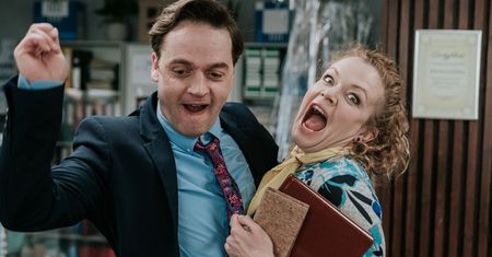 W "The Office PL" nie mają hamulców. Żartują i ze Smoleńska, i z papieża