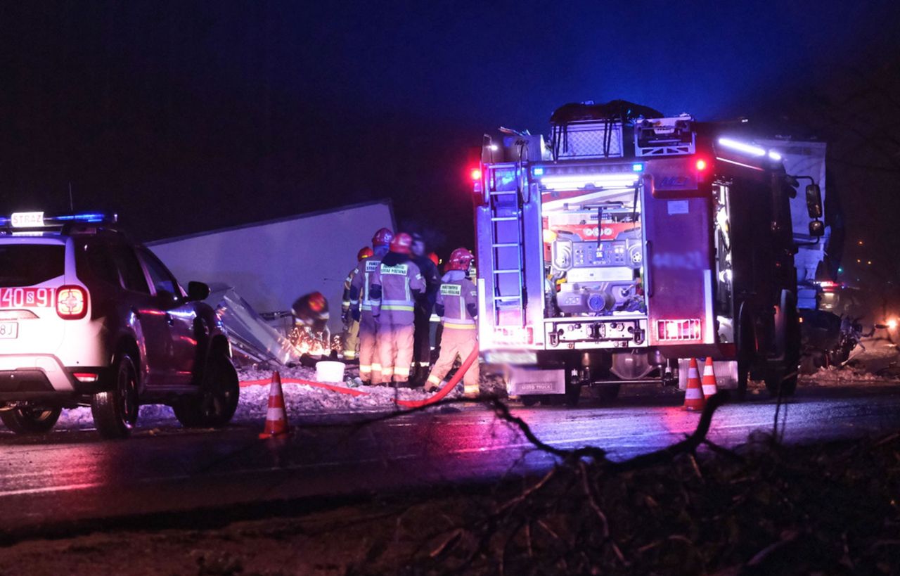 Stara Dąbrowa. Tragiczny wypadek na "berlince". Zderzenie z tirem