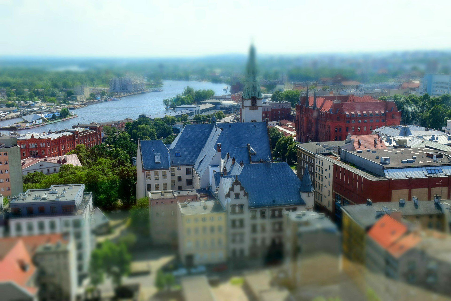 Średnia liczba mieszkańców osiedla: ok. 9 300