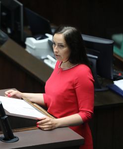Powrót Janowskiej do klubu PiS. Politycy opozycji pytają: co dostała w zamian?
