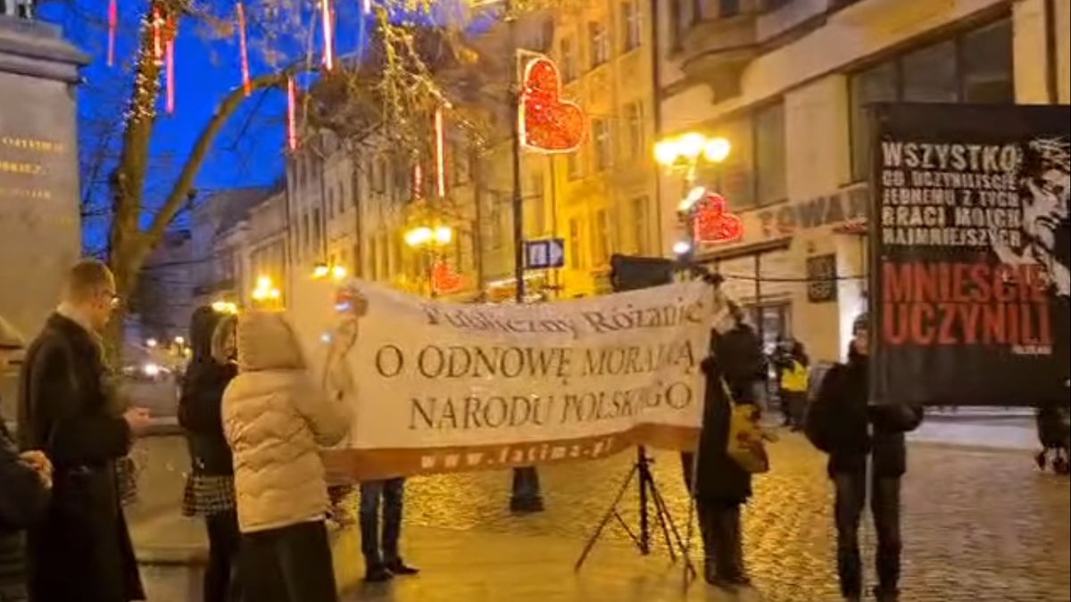 Kontrowersyjne zgromadzenie rozwiązane przez władze Torunia