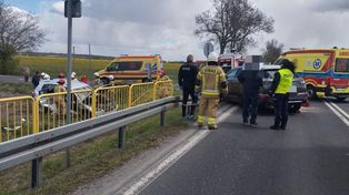 Aleksandrów: Tragiczny wypadek na DK92. Zginął kierowca osobówki