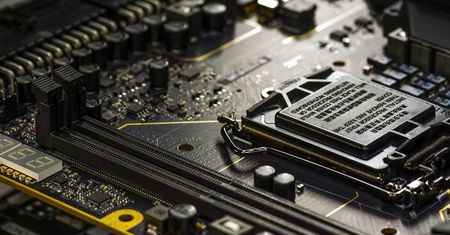 EVGA Z390 Dark - producent zapowiada nietypowy pomysł na płytę do OC