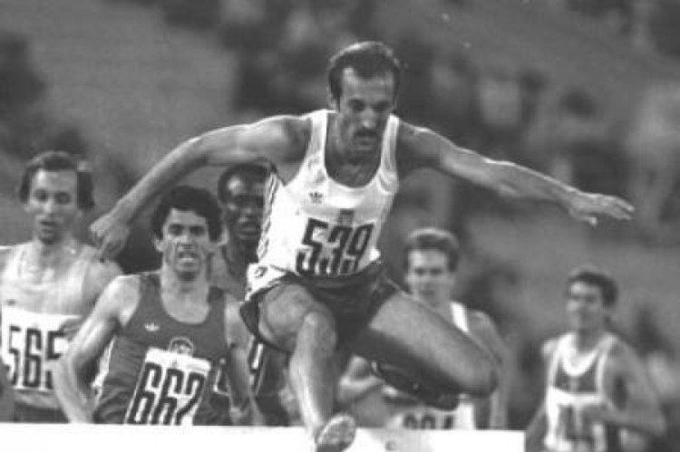 Niezłomny chłopak z okolic Borów Tucholskich. Złoty medal olimpijski - cel i marzenie. Dokonał tego, bijąc cały świat. Odszedł za wcześnie